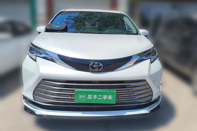 Used Toyota SIENNA 2024 2.5L Hybrid Comfort Edition Front