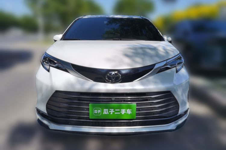 Used Toyota SIENNA 2024 2.5L Hybrid Four-Wheel Drive Prestige Edition Front