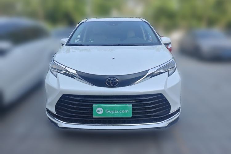 Used Toyota SIENNA 2024 2.5L Hybrid Comfort Edition Front
