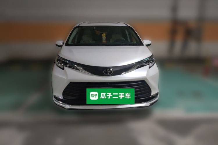 Used Toyota SIENNA 2024 2.5L Hybrid Comfort Edition Front