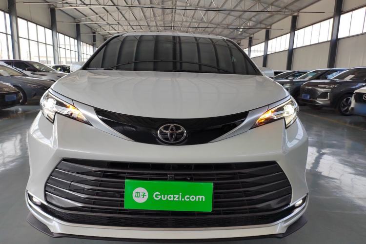 Used Toyota SIENNA 2024 2.5L Hybrid Prestige Deluxe Edition Front