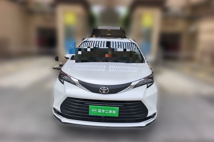 Used Toyota SIENNA 2024 2.5L Hybrid Comfort Edition Front