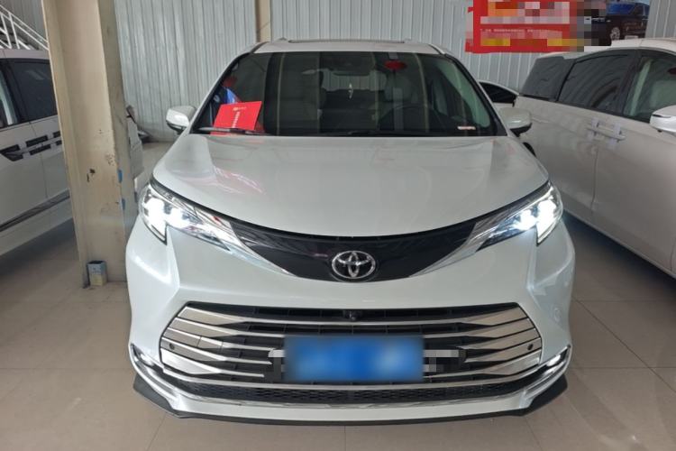 Used Toyota SIENNA 2024 2.5L Hybrid Comfort Edition Front