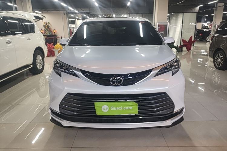Used Toyota SIENNA 2024 2.5L Hybrid Four-Wheel Drive Prestige Edition Front