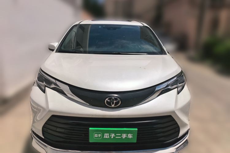 Used Toyota SIENNA 2024 2.5L Hybrid Comfort Edition Front