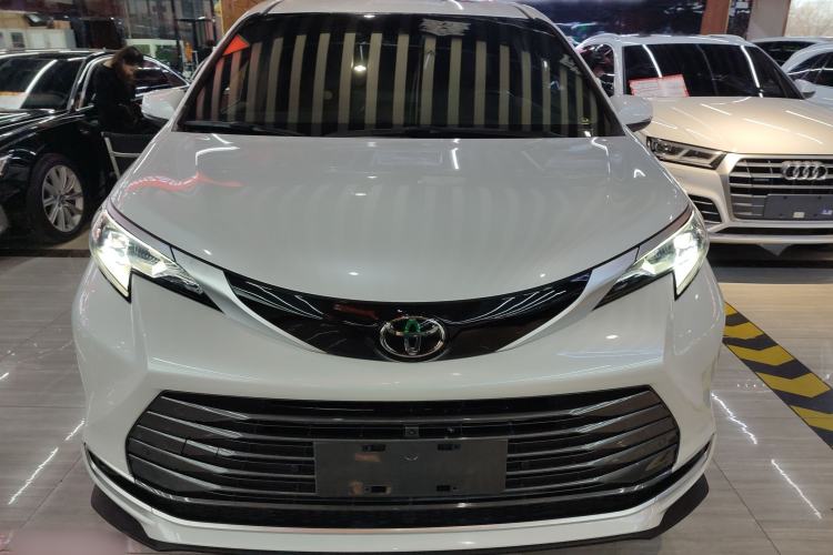Used Toyota SIENNA 2024 2.5L Hybrid Four-Wheel Drive Prestige Edition Front