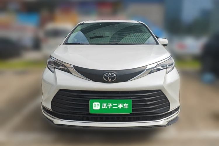 Used Toyota SIENNA 2024 2.5L Hybrid Comfort Edition Front