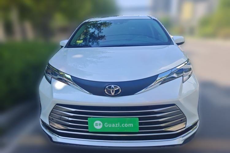 Used Toyota SIENNA 2024 2.5L Hybrid Comfort Edition Front