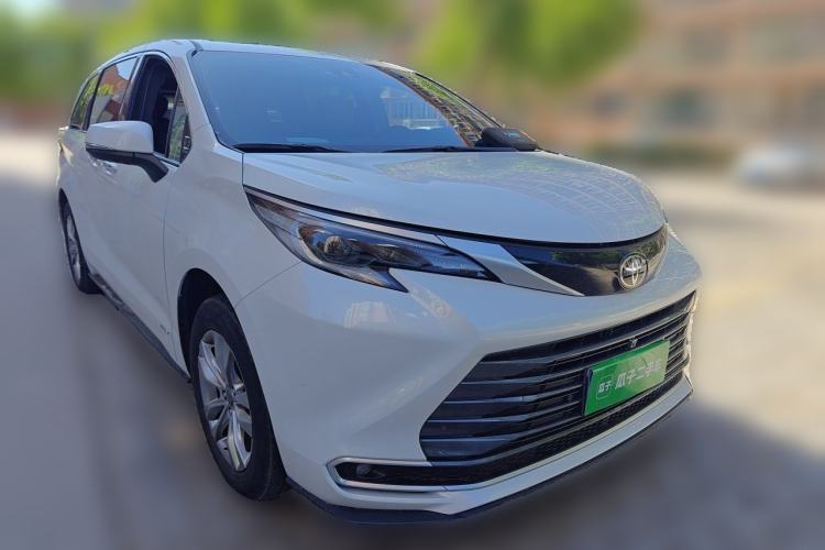 Used Toyota SIENNA 2024 2.5L Hybrid Four-Wheel Drive Prestige Edition Front Right 45 Deg
