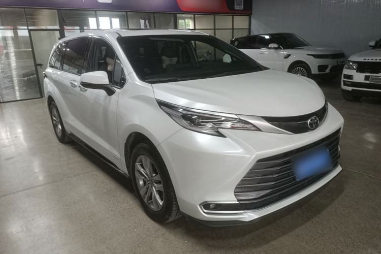 Used Toyota SIENNA 2024 2.5L Hybrid Four-Wheel Drive Prestige Edition Front Right 45 Deg