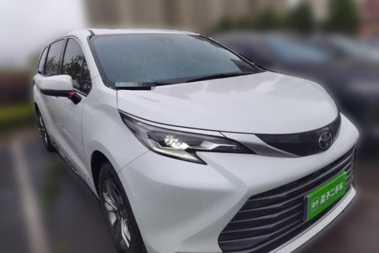 Used Toyota SIENNA 2024 2.5L Hybrid Four-Wheel Drive Luxury Edition Front Right 45 Deg