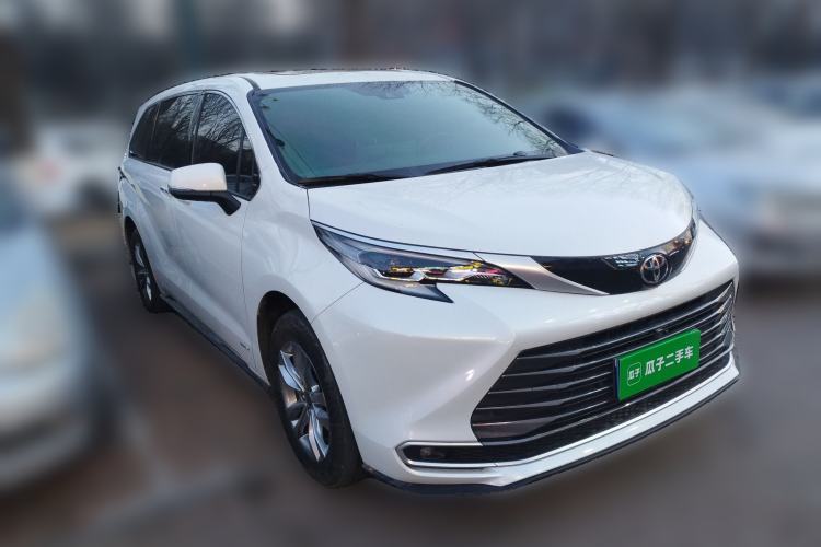 Used Toyota SIENNA 2024 2.5L Hybrid Four-Wheel Drive Prestige Edition Front Right 45 Deg