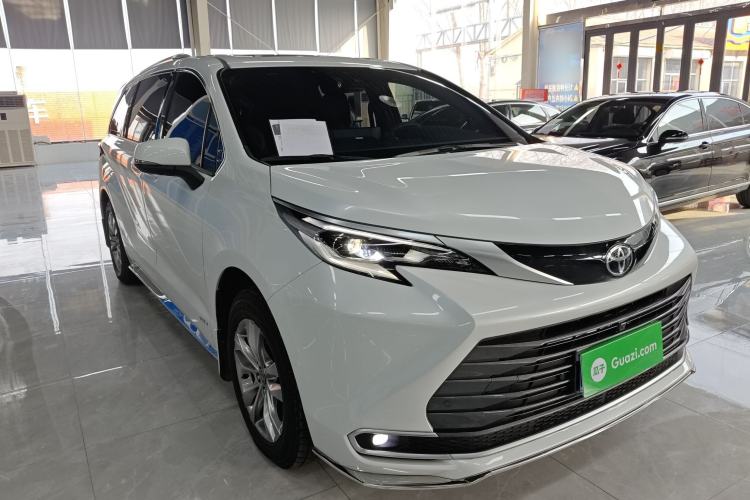 Used Toyota SIENNA 2024 2.5L Hybrid Four-Wheel Drive Prestige Edition Front Right 45 Deg