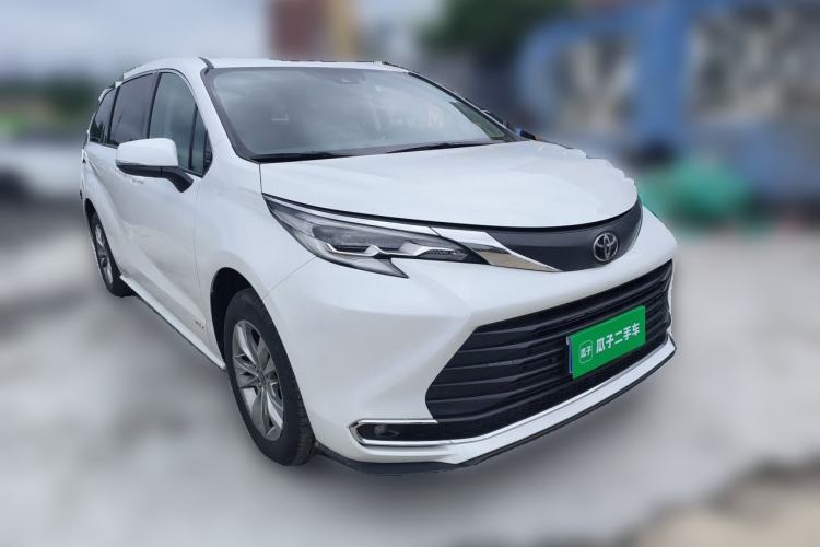Used Toyota SIENNA 2024 2.5L Hybrid Comfort Edition Front Right 45 Deg