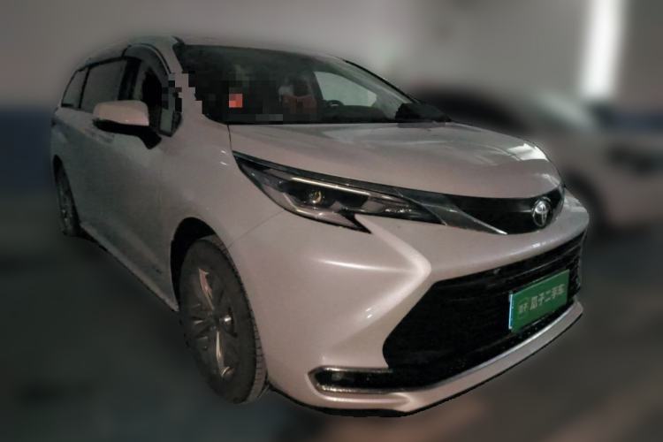 Used Toyota SIENNA 2024 2.5L Hybrid Comfort Edition Front Right 45 Deg