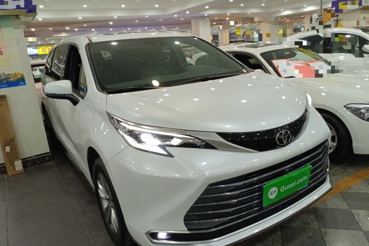 Used Toyota SIENNA 2024 2.5L Hybrid Four-Wheel Drive Prestige Edition Front Right 45 Deg