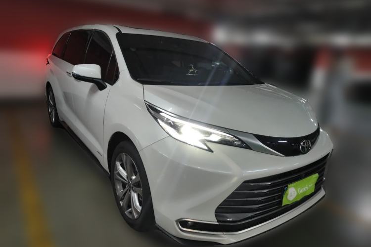 Used Toyota SIENNA 2024 2.5L Hybrid Prestige Deluxe Edition Front Right 45 Deg