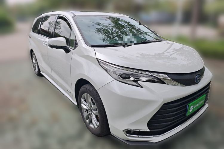 Used Toyota SIENNA 2024 2.5L Hybrid Comfort Edition Front Right 45 Deg