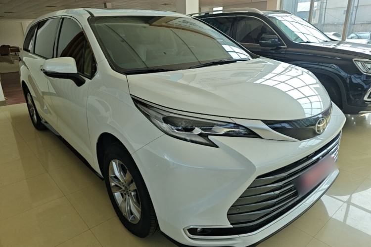 Used Toyota SIENNA 2024 2.5L Hybrid Four-Wheel Drive Prestige Edition Front Right 45 Deg