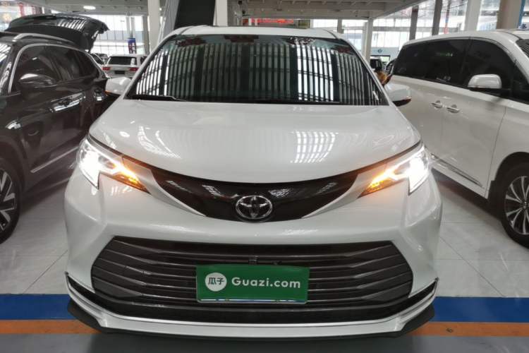 Used Toyota SIENNA 2024 2.5L Hybrid Prestige Deluxe Edition Front