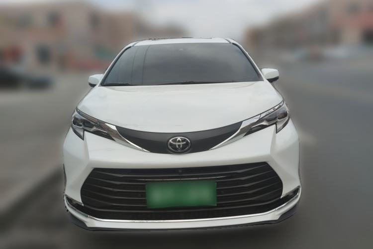 Used Toyota SIENNA 2024 2.5L Hybrid Comfort Edition Front