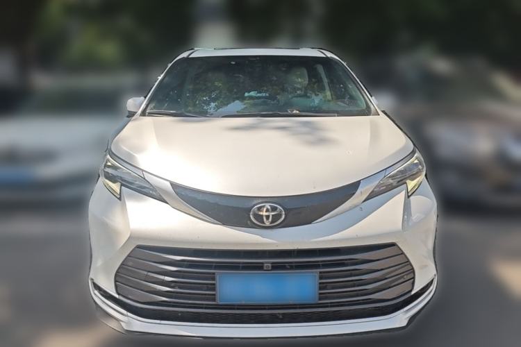 Used Toyota SIENNA 2024 2.5L Hybrid Four-Wheel Drive Prestige Edition Front