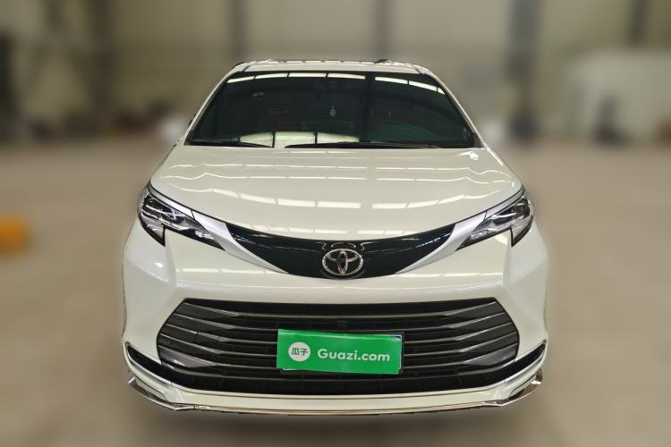 Used Toyota SIENNA 2024 2.5L Hybrid Four-Wheel Drive Prestige Edition Front