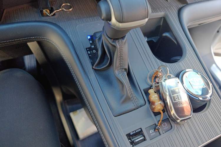 Used Toyota SIENNA 2024 2.5L Hybrid Four-Wheel Drive Prestige Edition Gear Lever