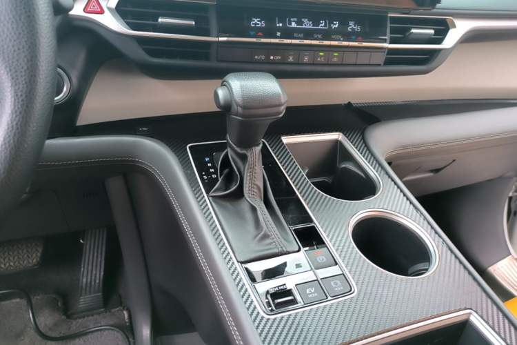 Used Toyota SIENNA 2024 2.5L Hybrid Comfort Edition Gear Lever