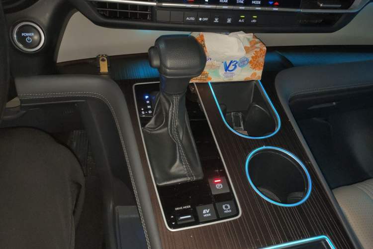 Used Toyota SIENNA 2024 2.5L Hybrid Comfort Edition Gear Lever