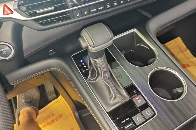 Used Toyota SIENNA 2024 2.5L Hybrid Four-Wheel Drive Prestige Edition Gear Lever