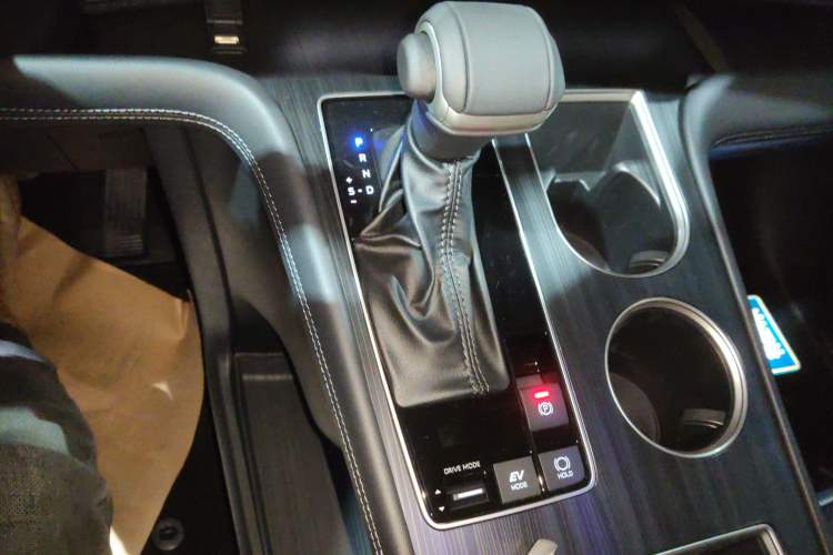 Used Toyota SIENNA 2024 2.5L Hybrid Prestige Deluxe Edition Gear Lever