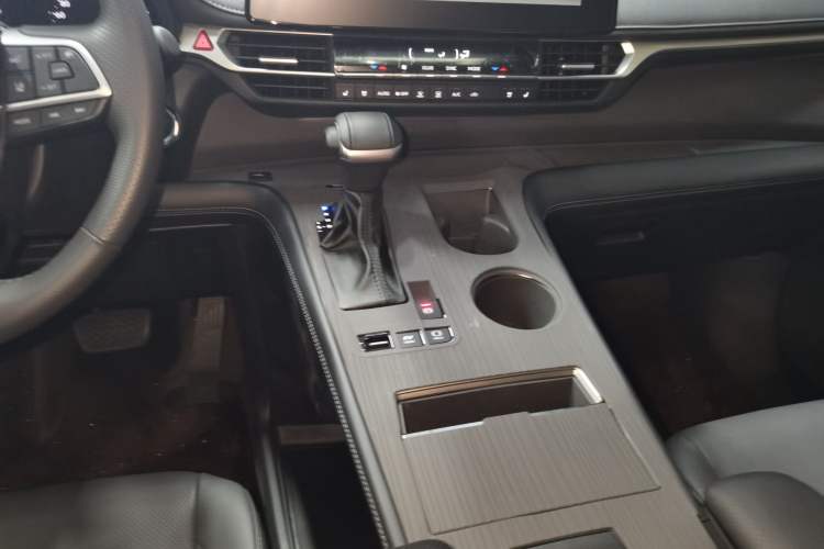 Used Toyota SIENNA 2024 2.5L Hybrid Four-Wheel Drive Prestige Edition Gear Lever