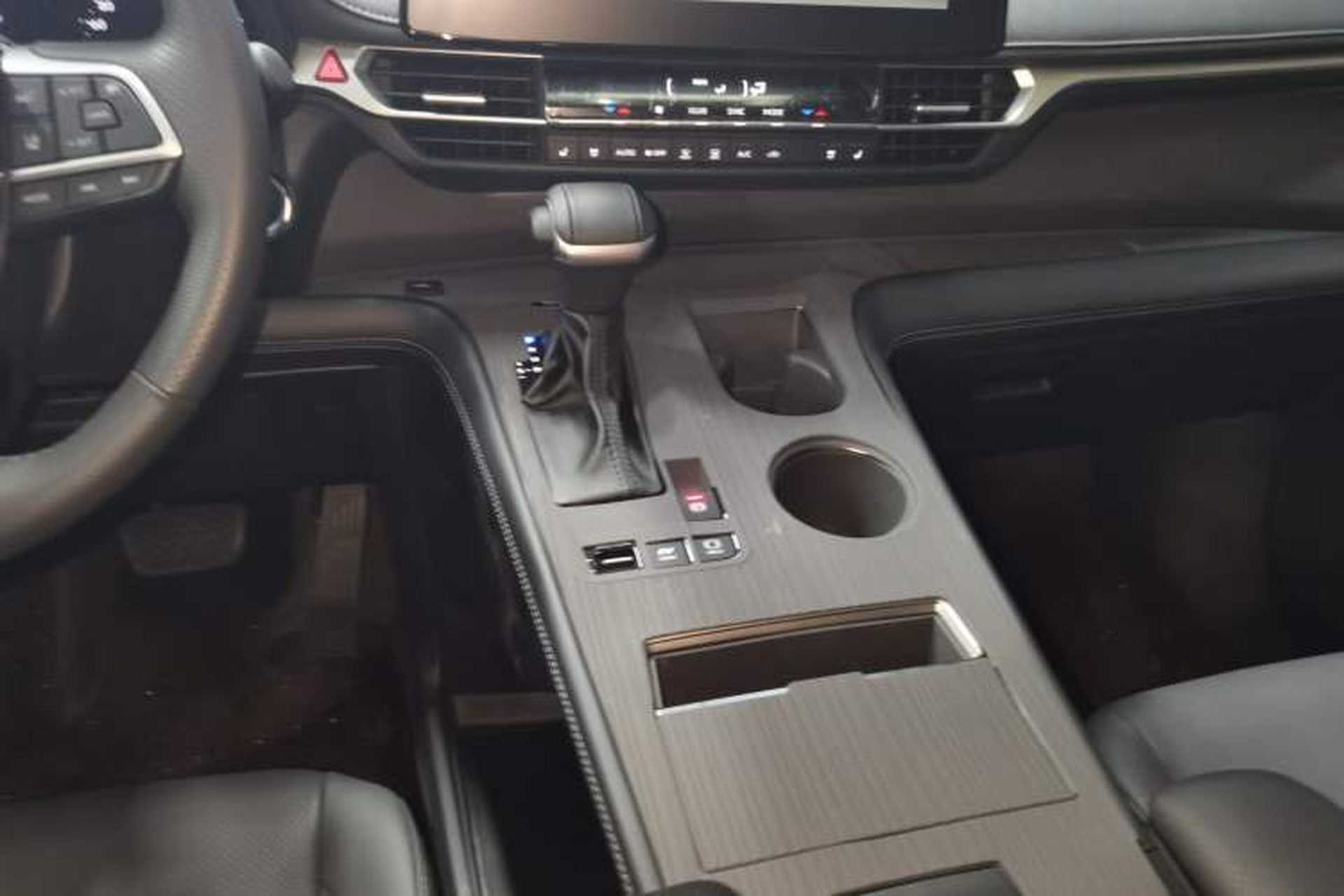 Used Toyota SIENNA 2024 2.5L Hybrid Four-Wheel Drive Prestige Edition Gear Lever