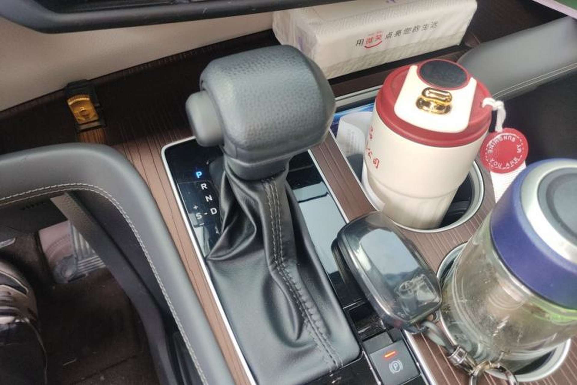 Used Toyota SIENNA 2024 2.5L Hybrid Comfort Edition Gear Lever