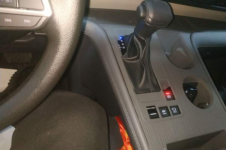 Used Toyota SIENNA 2024 2.5L Hybrid Comfort Edition Gear Lever