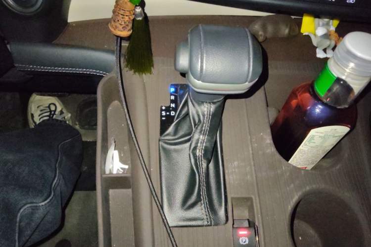 Used Toyota SIENNA 2024 2.5L Hybrid Prestige Deluxe Edition Gear Lever