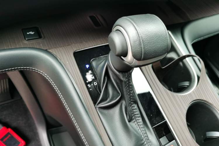 Used Toyota SIENNA 2024 2.5L Hybrid Four-Wheel Drive Prestige Edition Gear Lever