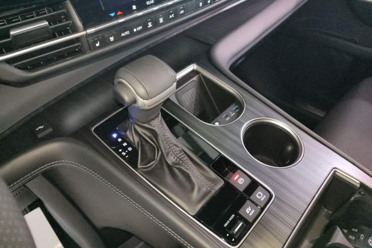 Used Toyota SIENNA 2024 2.5L Hybrid Four-Wheel Drive Prestige Edition Gear Lever