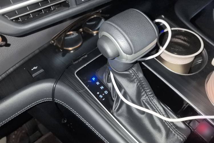 Used Toyota SIENNA 2024 2.5L Hybrid Luxury Edition Gear Lever
