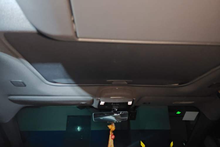Used Toyota SIENNA 2024 2.5L Hybrid Platinum Edition Headliner