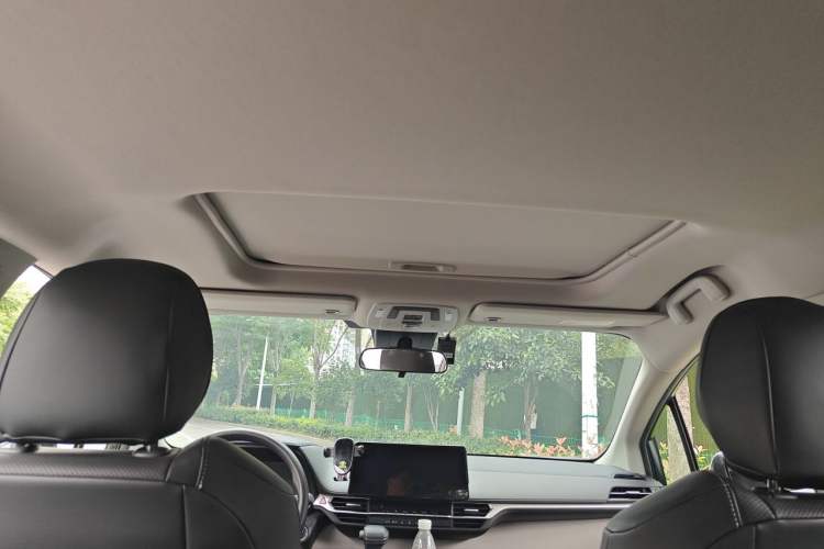 Used Toyota SIENNA 2024 2.5L Hybrid Comfort Edition Headliner