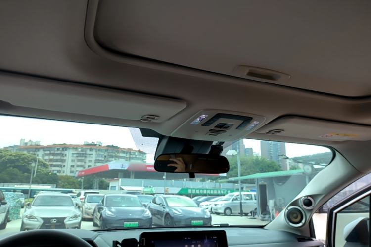 Used Toyota SIENNA 2024 2.5L Hybrid Comfort Edition Headliner