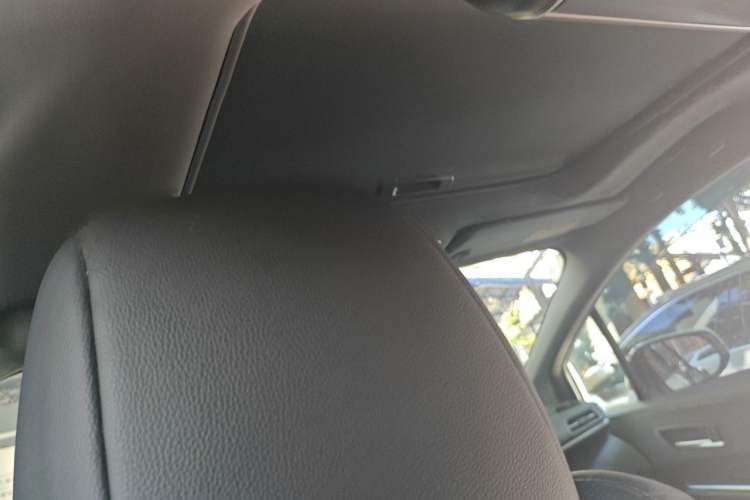 Used Toyota SIENNA 2024 2.5L Hybrid Luxury Edition Headliner