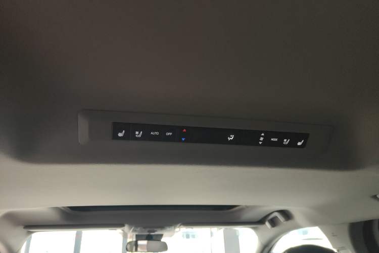 Used Toyota SIENNA 2024 2.5L Hybrid Comfort Edition Headliner