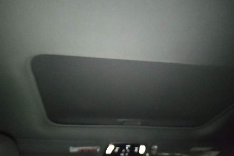 Used Toyota SIENNA 2024 2.5L Hybrid Four-Wheel Drive Prestige Edition Headliner