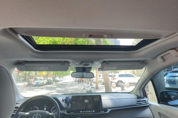 Used Toyota SIENNA 2024 2.5L Hybrid Comfort Edition Headliner