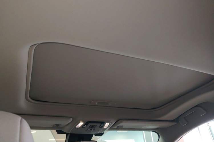 Used Toyota SIENNA 2024 2.5L Hybrid Comfort Edition Headliner