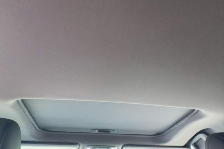 Used Toyota SIENNA 2024 2.5L Hybrid Four-Wheel Drive Luxury Edition Headliner