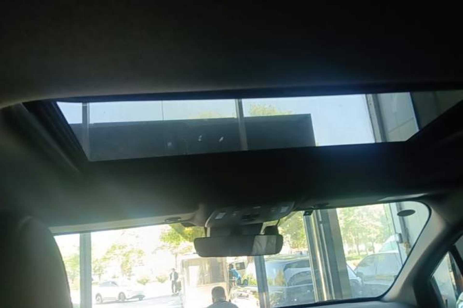 Used Toyota SIENNA 2024 2.5L Hybrid Luxury Edition Headliner